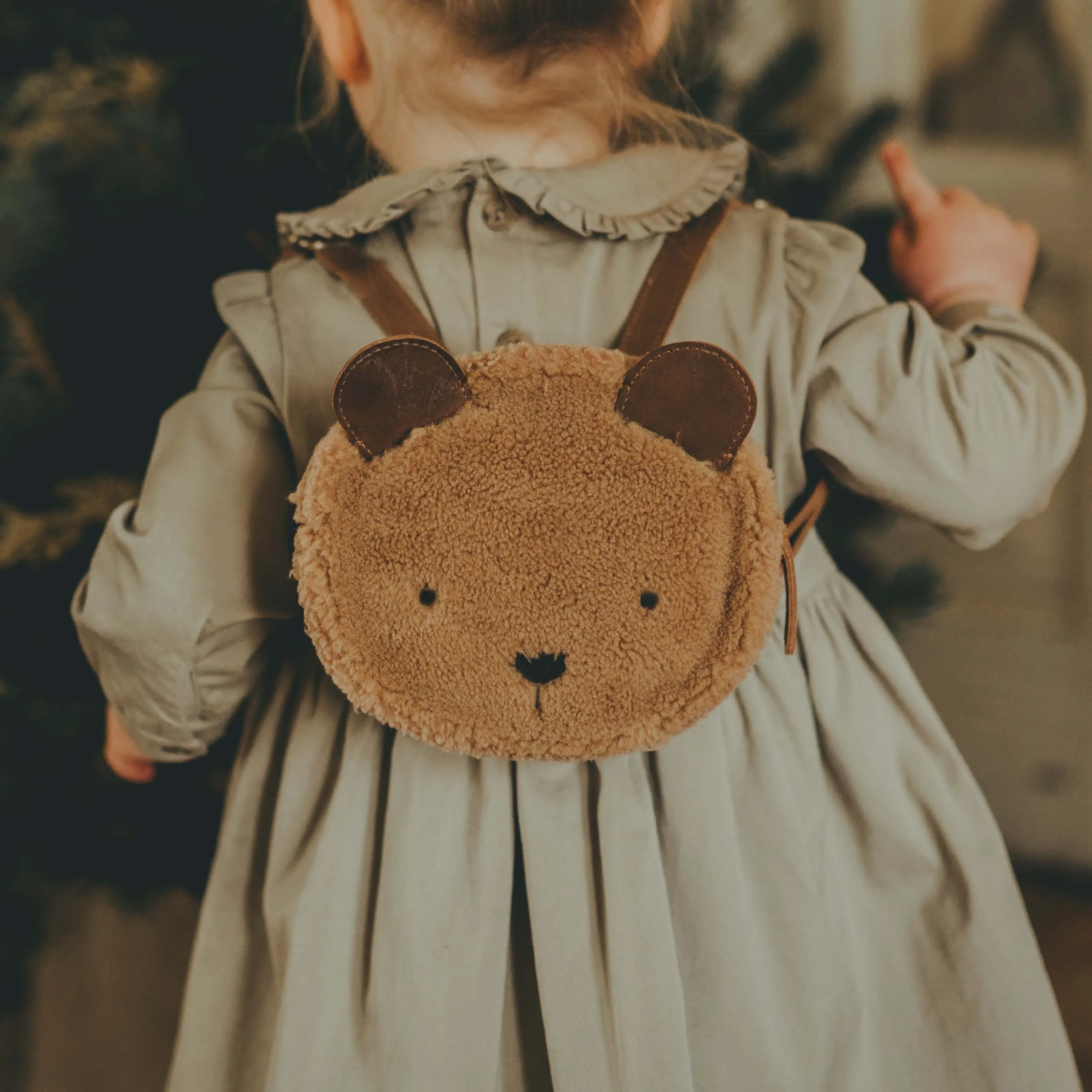 Pugi Backpack | Bear | Light Maple Curly Faux Fur